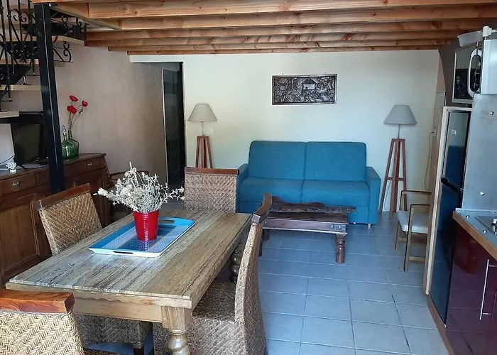Cave Atelier Dans Ancien Domaine Viticole Moux