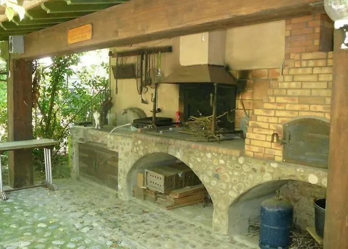 Cave Atelier Dans Ancien Domaine Viticole * Moux